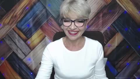 Snapshot of ellabonito chatting on 12, 9, 2025 EllaBonito online show from 12, 9, 2025