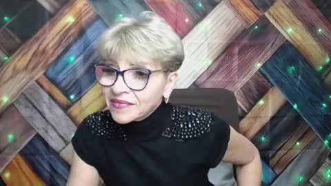Snapshot of ellabonito chatting on 1, 10, 2025 EllaBonito online show from 1, 10, 2025