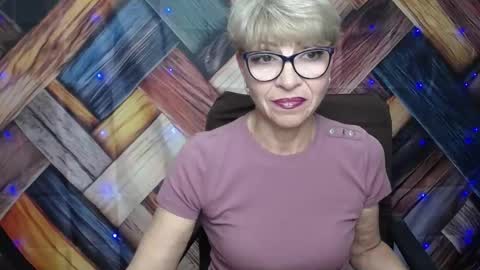 Snapshot of ellabonito chatting on 6, 10, 2025 EllaBonito online show from 6, 10, 2025