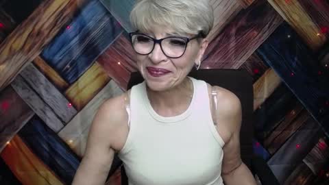 Snapshot of ellabonito chatting on 9, 10, 2025 EllaBonito online show from 9, 10, 2025