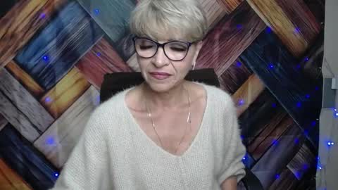 Snapshot of ellabonito chatting on 17, 10, 2025 EllaBonito online show from 17, 10, 2025