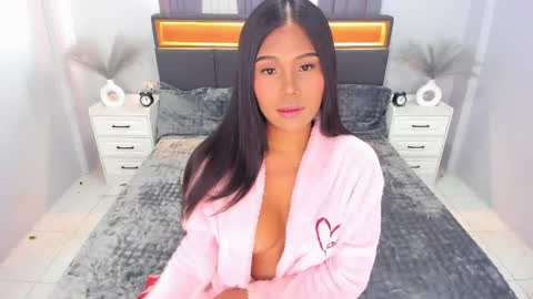 Snapshot of ellabrown_ chatting on 18, 4, 2026 SINGLE PO online show from 18, 4, 2026