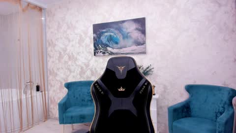 ellacurtis online show from 10, 4, 2026