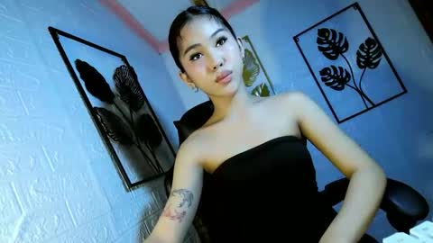 Snapshot of ellaliciousss chatting on 1, 10, 2025 ella online show from 1, 10, 2025