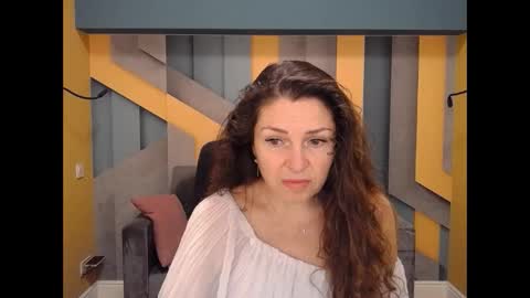 EllaLongs online show from 6, 12, 2024