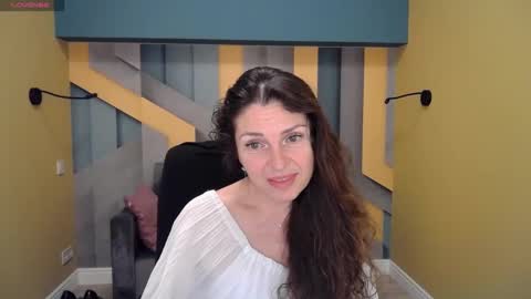 EllaLongs online show from 11, 1, 2025