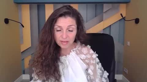 EllaLongs online show from 16, 9, 2025