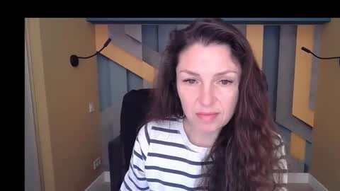 EllaLongs online show from 5, 12, 2025