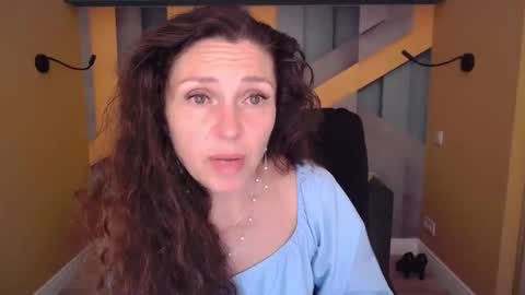 EllaLongs online show from 5, 6, 2026
