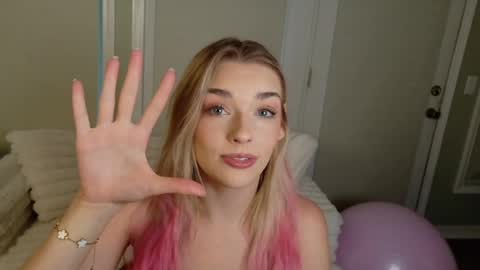 ellalowe online show from 15, 5, 2026