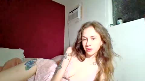 Snapshot of ellamae2000 chatting on 25, 7, 2026 ellamae2000 online show from 25, 7, 2026
