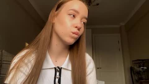 Ella online show from 3, 10, 2025