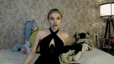 ellamilla online show from 10, 11, 2025