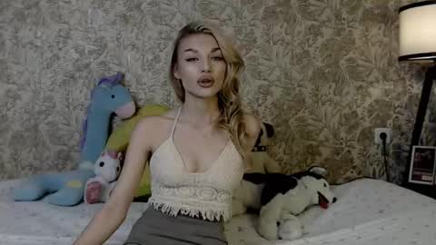 ellamilla online show from 23, 11, 2025