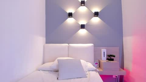 Ella online show from 1, 2, 2025