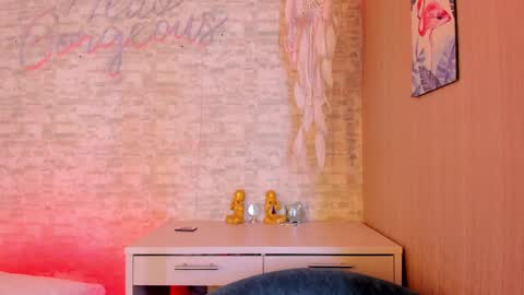 Ella online show from 15, 2, 2025