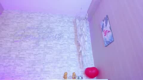 Ella online show from 25, 2, 2025