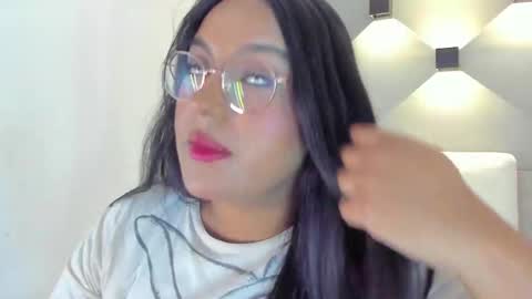 Ella online show from 10, 9, 2025