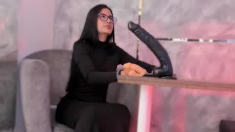  ella  online show from 1, 11, 2025