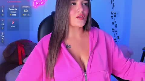 ellarosee_ online show from 4, 4, 2026