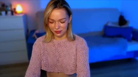 Snapshot of ellatwox chatting on 12, 11, 2025 Ella online show from 12, 11, 2025