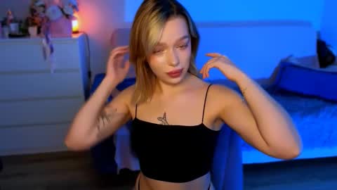 Snapshot of ellatwox chatting on 14, 11, 2025 Ella online show from 14, 11, 2025