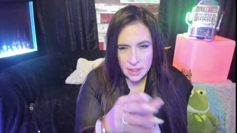 Snapshot of elle4you chatting on 22, 1, 2025 ELLE online show from 22, 1, 2025