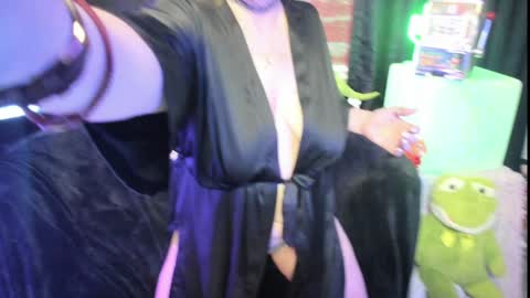Snapshot of elle4you chatting on 28, 1, 2025 ELLE online show from 28, 1, 2025