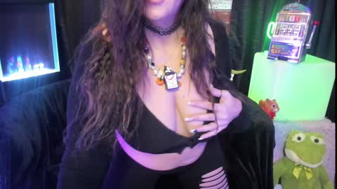 Snapshot of elle4you chatting on 30, 1, 2025 ELLE online show from 30, 1, 2025