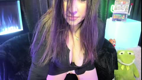 Snapshot of elle4you chatting on 26, 2, 2025 ELLE online show from 26, 2, 2025