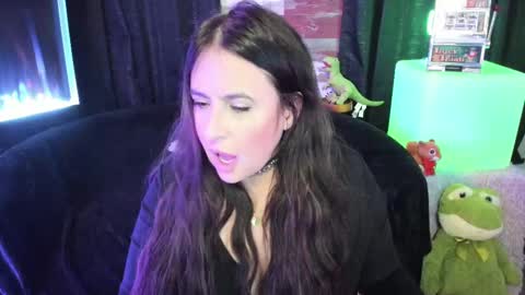 Snapshot of elle4you chatting on 17, 10, 2025 ELLE online show from 17, 10, 2025