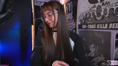 Snapshot of elle_uwu chatting on 15, 12, 2024 follow me on instagram . online show from 15, 12, 2024