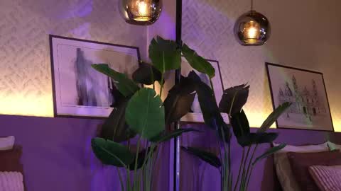 Elle Diane online show from 6, 3, 2025