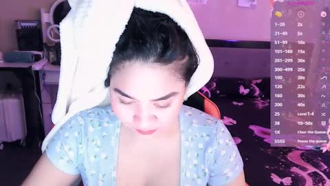 Snapshot of elleelle123 chatting on 12, 11, 2025 Ann online show from 12, 11, 2025