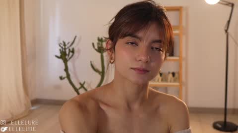 Snapshot of ellelure_ chatting on 29, 1, 2025 Linda Restrepo online show from 29, 1, 2025