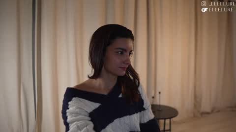 Snapshot of ellelure_ chatting on 17, 2, 2025 Linda Restrepo online show from 17, 2, 2025