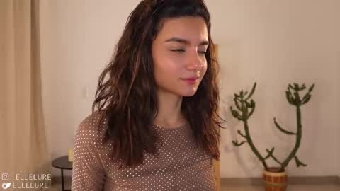 Snapshot of ellelure_ chatting on 26, 2, 2025 Linda Restrepo online show from 26, 2, 2025