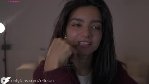 Snapshot of ellelure_ chatting on 11, 10, 2025 Linda Restrepo online show from 11, 10, 2025