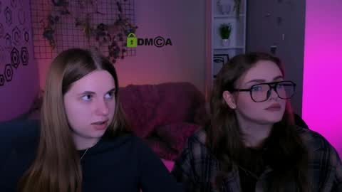 Snapshot of elli_ashley chatting on 8, 4, 2026 Ashley online show from 8, 4, 2026