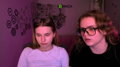 Snapshot of elli_ashley chatting on 9, 4, 2026 Ashley online show from 9, 4, 2026