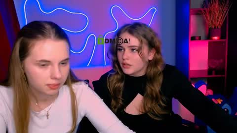 Snapshot of elli_ashley chatting on 14, 4, 2026 Ashley online show from 14, 4, 2026