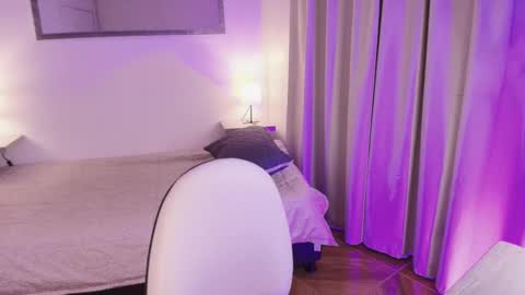 elli_snow online show from 8, 1, 2026