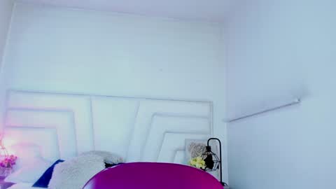  Ellie   online show from 31, 1, 2025