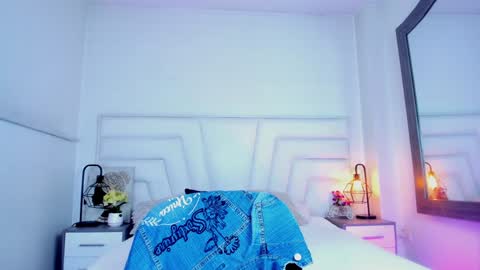  Ellie   online show from 3, 2, 2025