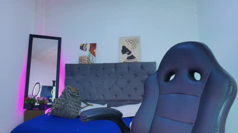  Ellie   online show from 10, 9, 2025