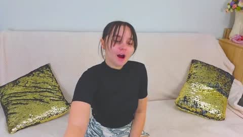 Snapshot of ellie_babyy chatting on 12, 12, 2024 Ellie online show from 12, 12, 2024