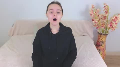 Snapshot of ellie_babyy chatting on 25, 2, 2025 Ellie online show from 25, 2, 2025