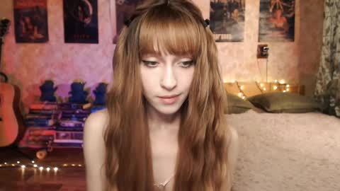 ellie_friendly online show from 6, 12, 2024