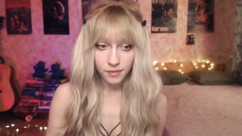 ellie_friendly online show from 23, 1, 2025