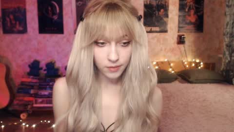 ellie_friendly online show from 27, 1, 2025